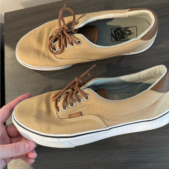 Vans - Picture 2 of 7